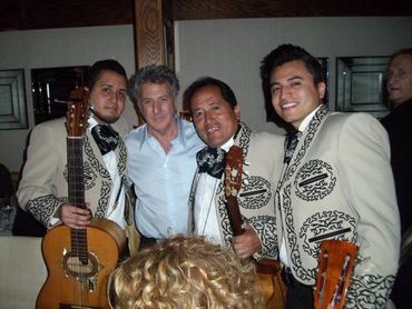 trio mariachi capri with dustin hoffman.