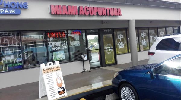 Foto que muestra vista externa la clínica Miami Acupuntura 2