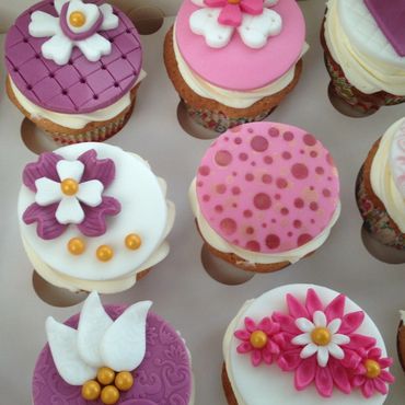 decorated cupcakes