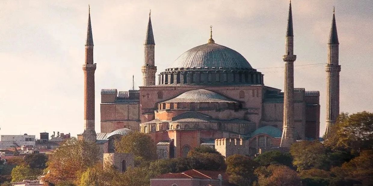 Istanbul Bosphorus cruise
Istanbul Old City
Istanbul Grand Bazaar
Istanbul Blue Mosque
Istanbul shop