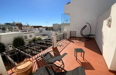 Sunny semi-detached townhouse with 3 floors with tourist license in Marbella old town for sale