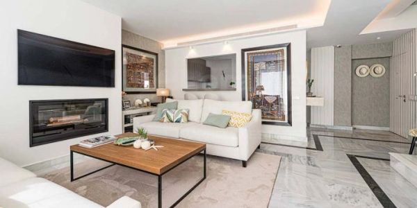 FOR SALE | €1,100,000 | Renovated Duplex Penthouse by the Sea in Marbella Centre
