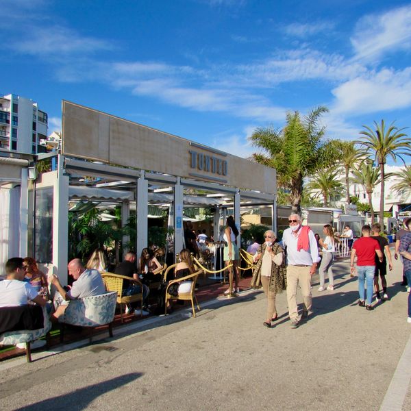 Marbella bars for sale, restaurants, nightclubs, hotels, shops. Businesses for sale Costa del Sol.