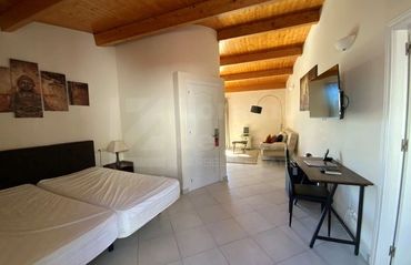 Sunny semi-detached townhouse with 3 floors with tourist license in Marbella old town for sale