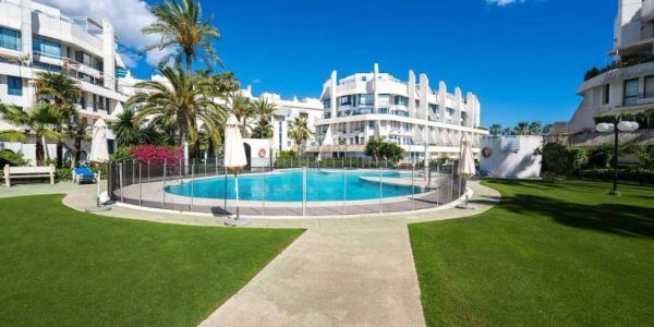 FOR SALE | €1,100,000 | Renovated Duplex Penthouse by the Sea in Marbella Centre