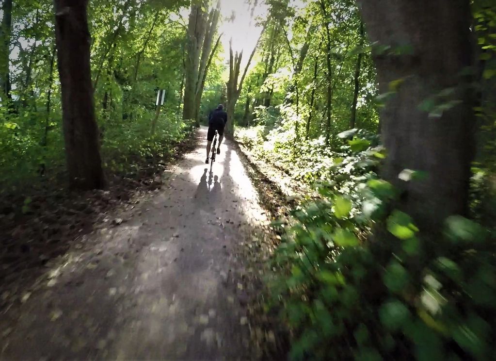 This service is good for independent cyclists who wish to plan a self-guided multi-day trips.