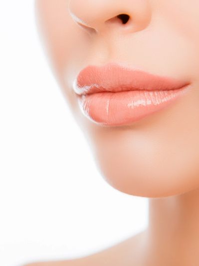 Un traitement intense pour hydrater vos lèvres et illuminer votre regard.