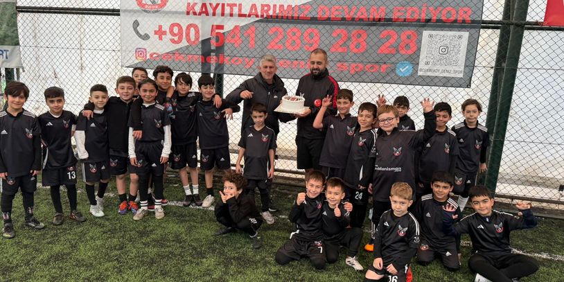 Sahamız ,kapalı ve 4 mevsim korunaklıdır. Velilerimiz için izleme alanı, otopark ve kafeterya bulu