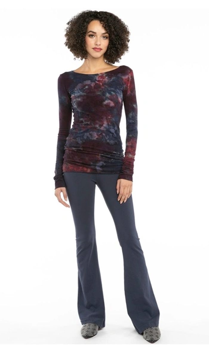 Hard Tail High Waist Flare Storm W919
We love Hard Tail's wide leg flare for fitness or fashion.
