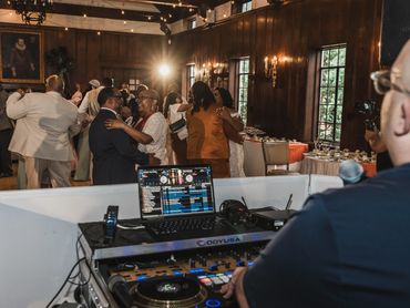 Packed dance floor at luxury Norfolk VA wedding with Jose The DJ serving Hampton Roads & Outer Banks