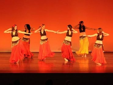 Past performance pic BellydancingUW club members
