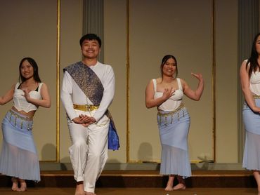 Past performance pic of guest group at Shimmy on WI