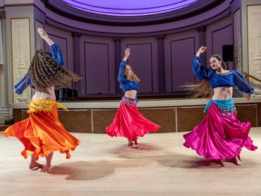 Past performance pic BellydancingUW club members