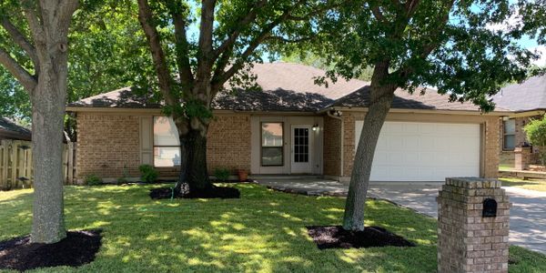 Brick home for sale in Arlington, Texas