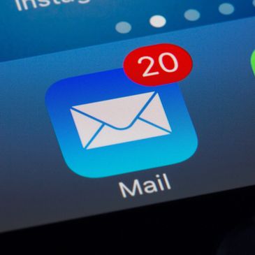iPhone Mail icon with badge showing 20 unread emails