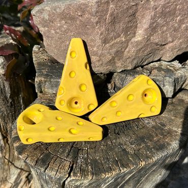Ceramic pipe cheese wedge