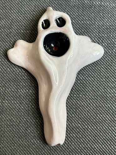 Halloween ghost pipe