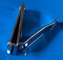 Toe nail clipper for puppies