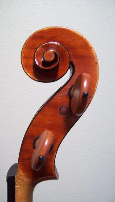 Classical James Thornton violin photographed front and rear
