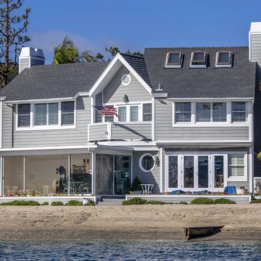 Large Newport Beach vacation rental on the canal.