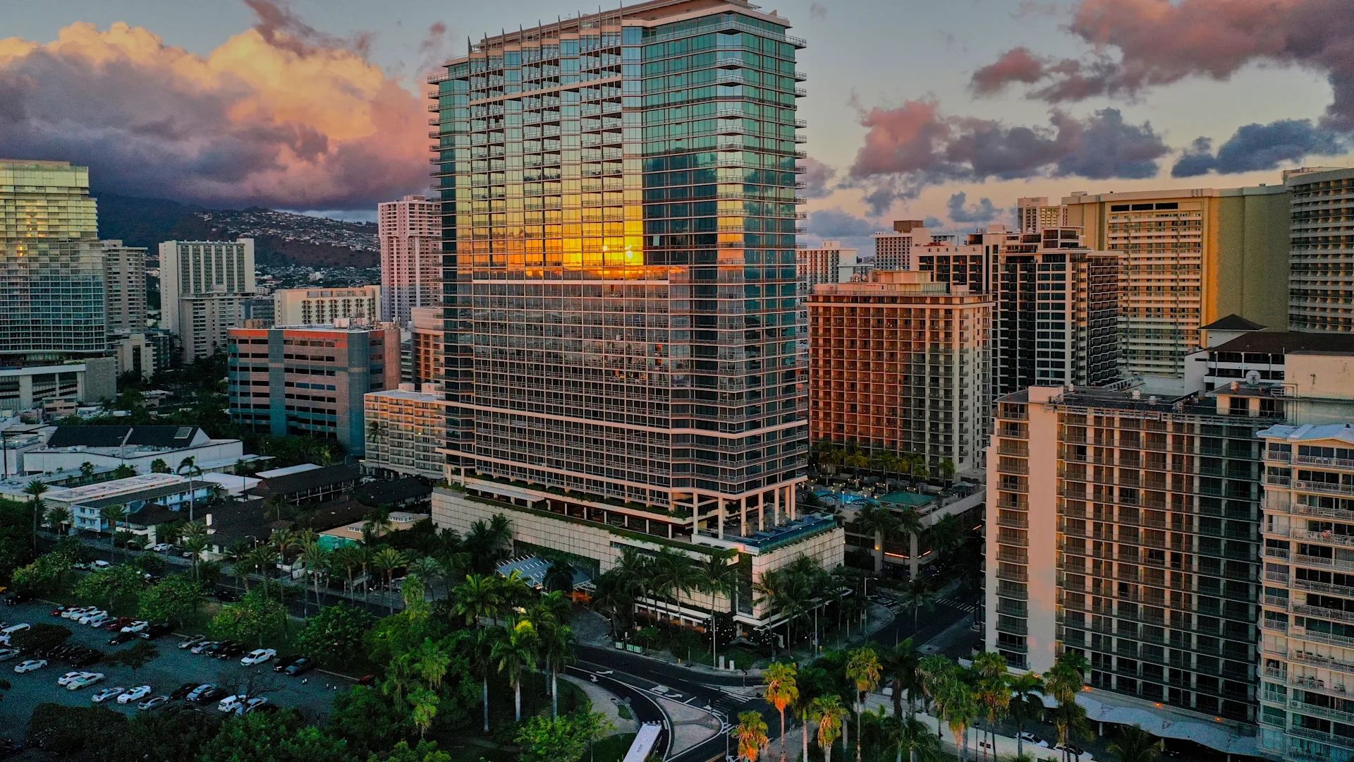 Luxury Transportation for Ka La‘i Waikiki Beach