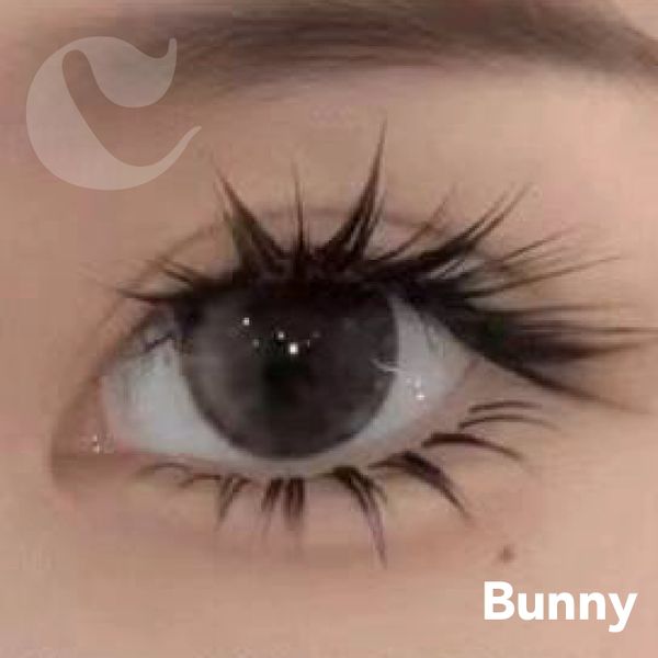 Bunny style lash extension look