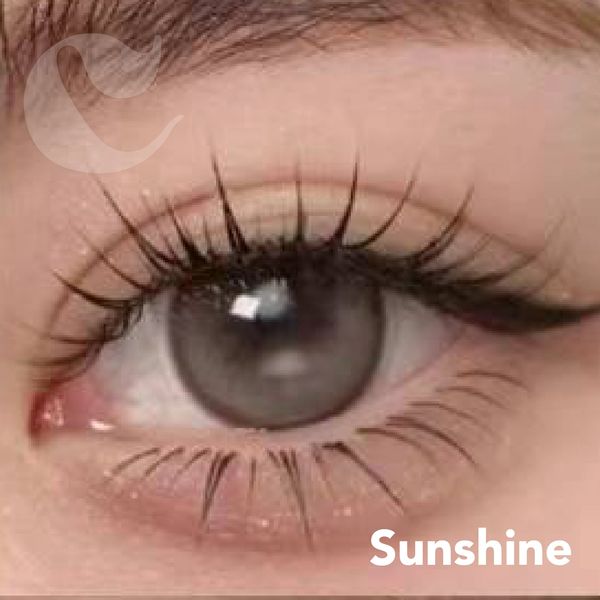Sunshine style lash extension look