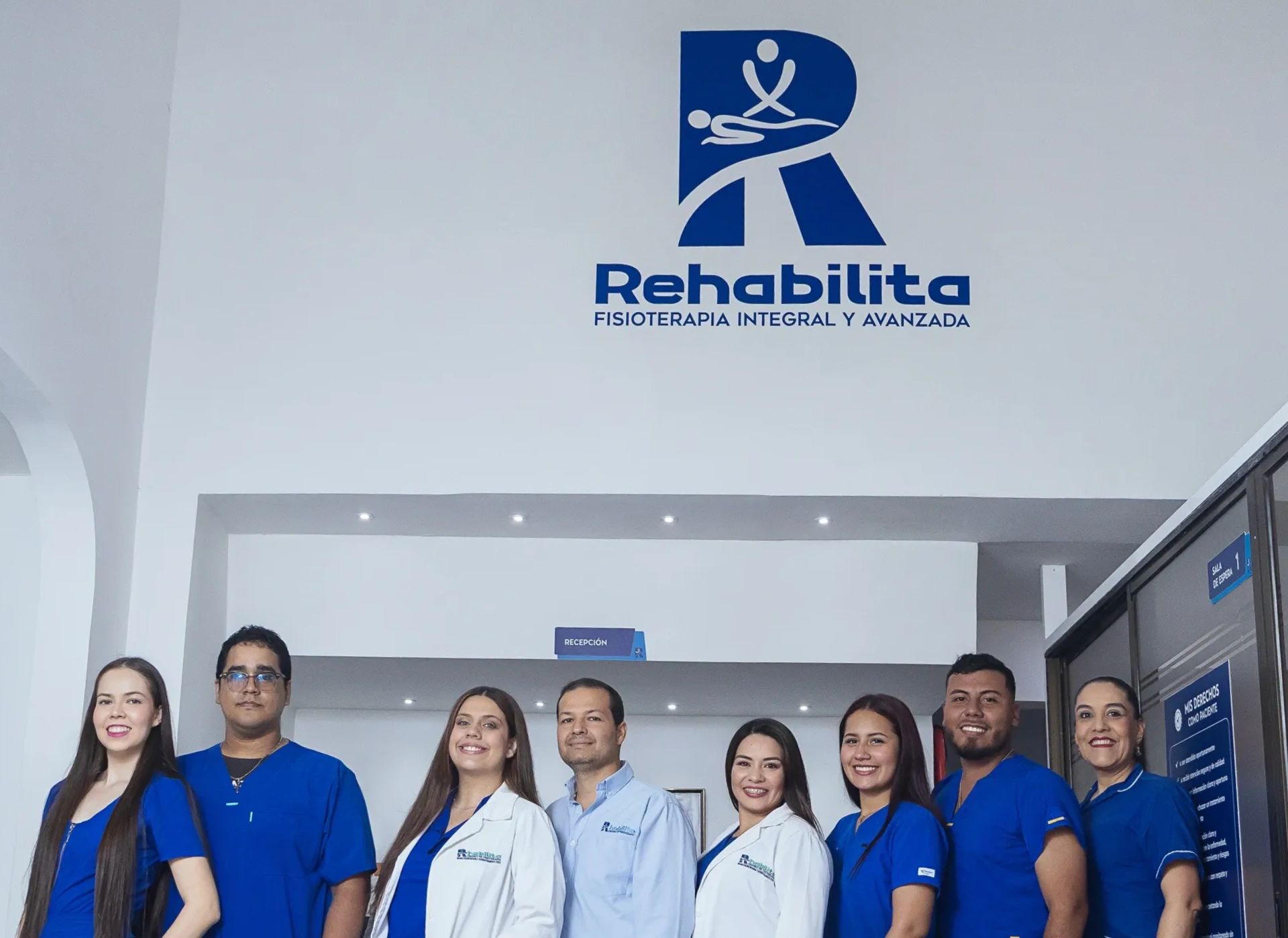 Somos un equipo con más de 20
años de experiencia en
atención personalizada.