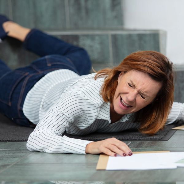 accident whiplash car crash attorney fender bender neck back pain headache injury relief headaches