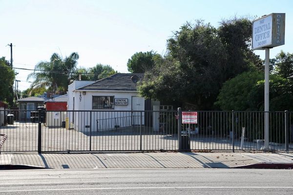 7407 Reseda Blvd, Reseda CA 91335