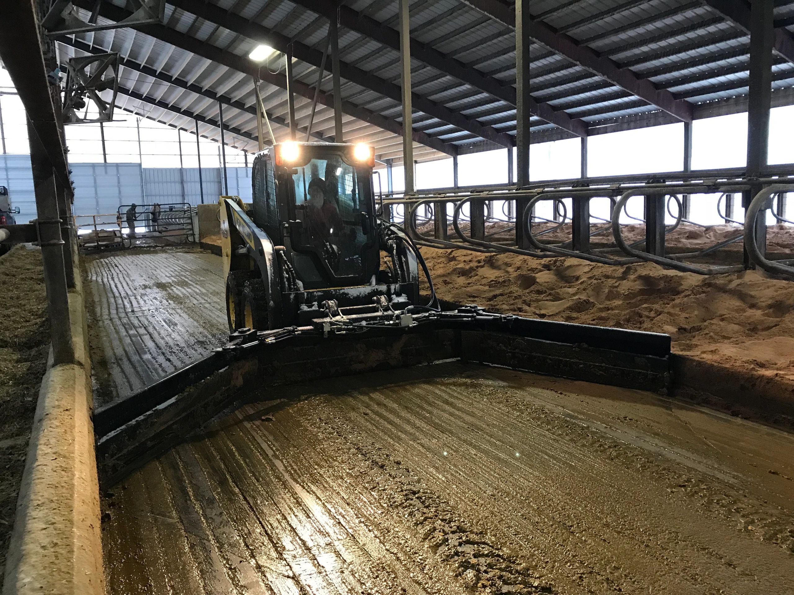 Free Stall Bedding Groomer Superior Attachments Inc.