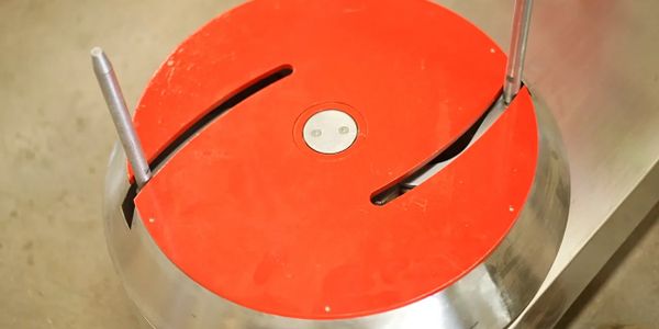 double arm fasteners of luggage wrapping machine