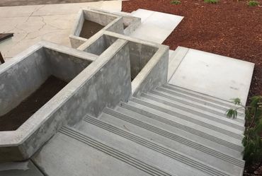 residential steps - multi-level concrete nosing detail entryway steps and planters (view 2)