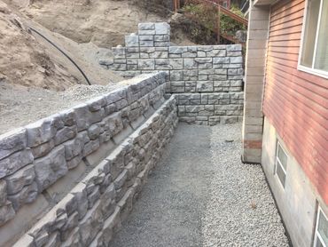 residential walls -  ledgestone redi-rock retaining wall (view 1)