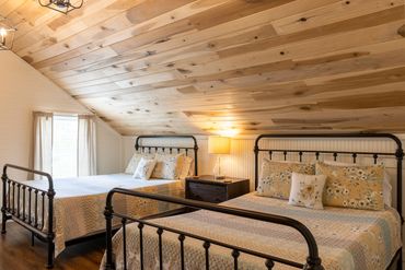 Sit cozily inside the farmhouse at Firefly Lane with your wedding party.