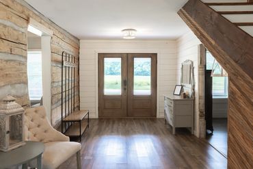 Take a peek inside Firefly Lane's charming country cottage, the venue's onsite lodging.