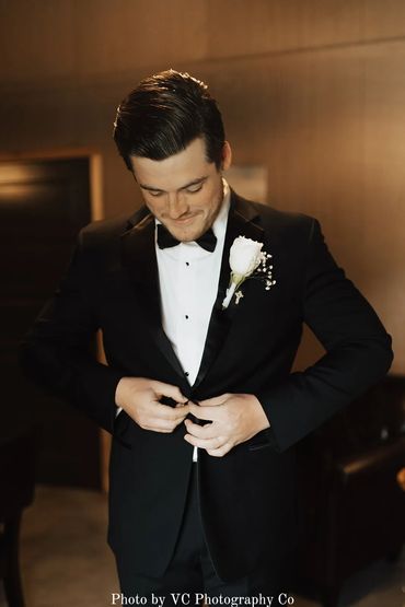 Groom portraits in the Groom's Suite at Firefly Lane in Dickson, TN.