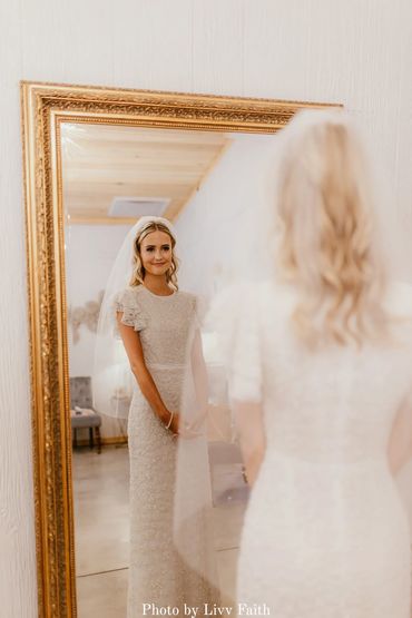 Nashville bride, Nashville bridal portrait getting ready the morning of her wedding at Firefly Lane.