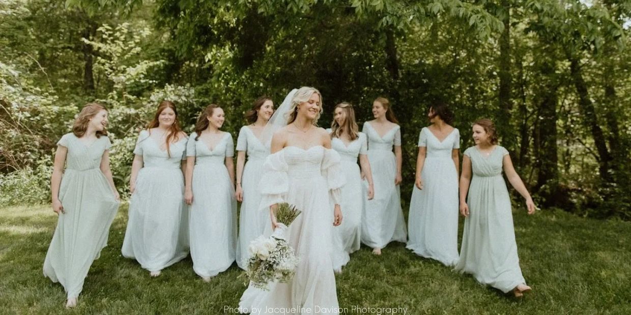 Something blue for saying "I do!" at Firefly Lane wedding venue with blue bridal party photos.