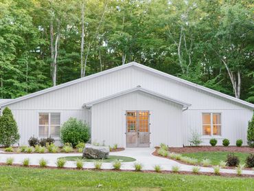 Both The Chapel and its glass Reception Hall are included in your venue rental at Firefly Lane.