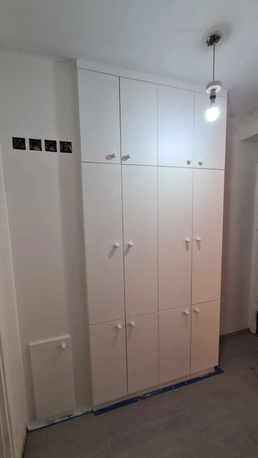 Custom fitted wardrobes and built-in storage designed and installed in Sutton, Wallington and South London.