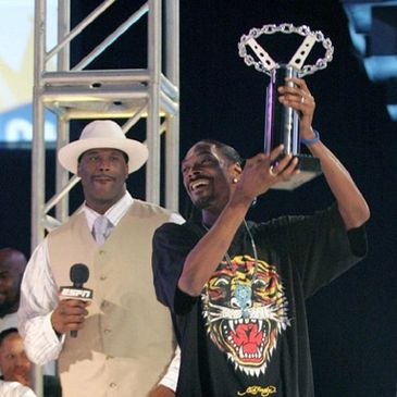 ESPN GM King of Bling Car Show Custom Car Parts Trophy for Snoop Dogg.  Artist, Steven Shaver.