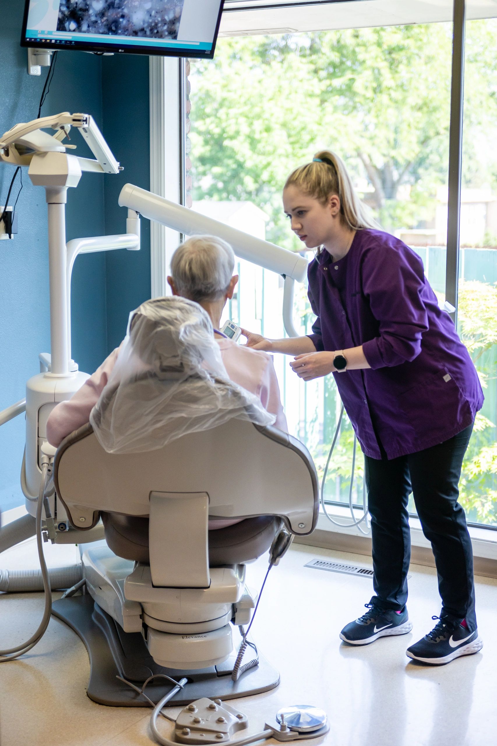 Dental Assistant, Nicole