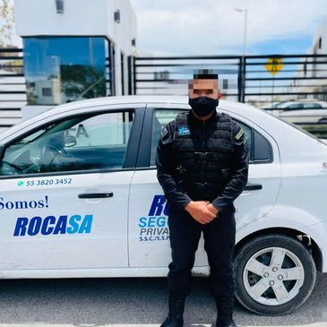 personal operativo de roca de seguridad privada realizando visitas a guardias de seguridad intramuro