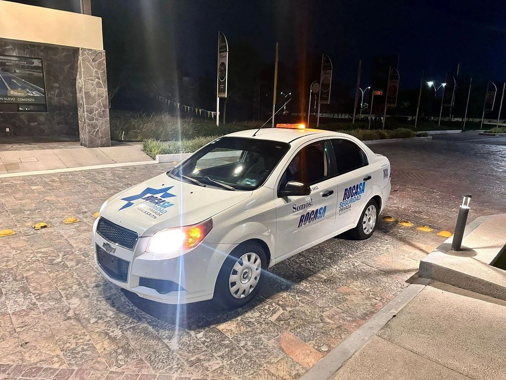 vehículo patrulla de roca de seguridad privada realizando supervision en servicio a guardias intramu