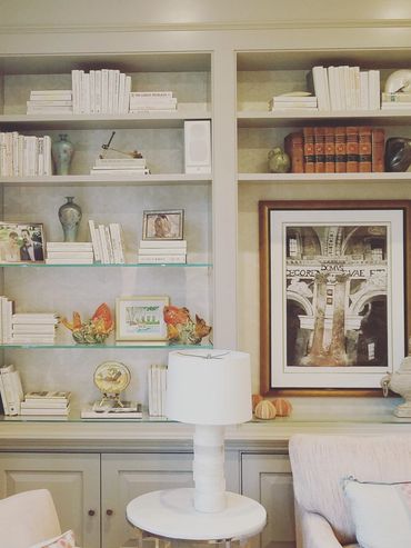 Beautifully arranged bookcases in the family room