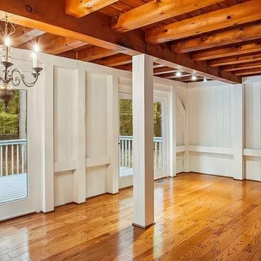 Open plan dining and sitting area