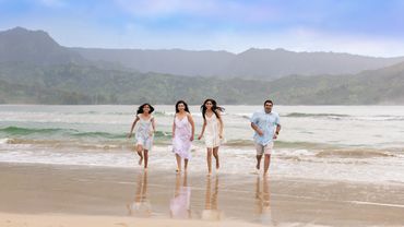 Family beach photography in Kauai - 13- by Sunsets at the beach photographer