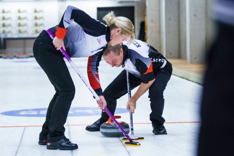 Mixed doubles curling