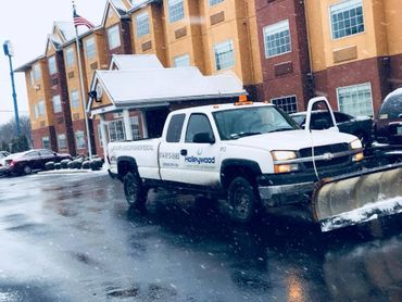 plow truck at quality inn Grove City Ohio